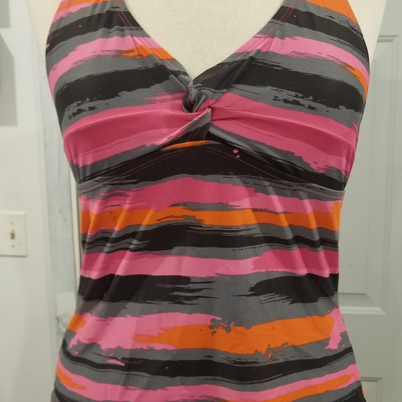 Converse swim top- size medium - Picture 12 of 13